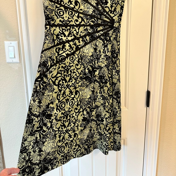 Connected Apparel Dress - Size 12 sage green and black with velvet lines - Picture 6 of 6